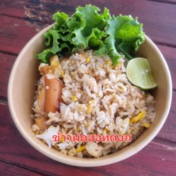 ผัดกระเพราฮอทดอกหมู