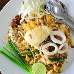 ผัดไทยปลาหมึก