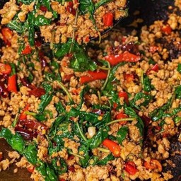 กระเพราหมูสับ