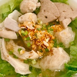 เกาเหลาเกี๊ยวน้ำหมู