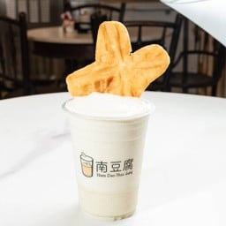 Nam Dao Huu น้ำเต้าหู้ กรุงเทพกรีฑา