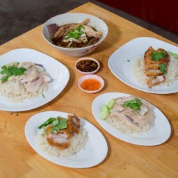 ฉุยข้าวมันไก่&ก๋วยเตี๋ยวไก่ กำแพงเพชร เมืองกำแพงเพชร