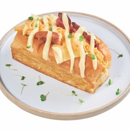 MB4 Bacon Egg & Cheese Roll โรลเบคอน ไข่ และชีส