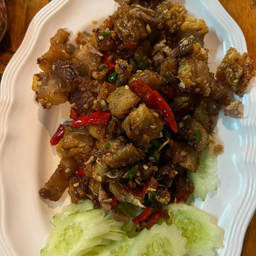 หมูกรอบผัดพริกเกลือ