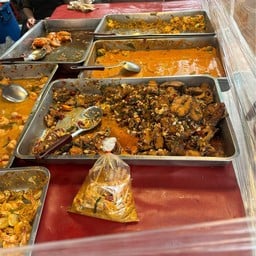 ข้าวราดแกง ลุงสง่า โรงพยาบาลจุฬาลงกรณ์