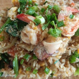 ข้าวผัดทะเล(หมึก+กุ้ง)