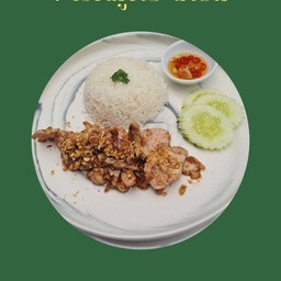 หมูกระเทียมราดข้าว