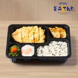 เบนโตะหมูสันนอกเทมปุระและไข่ออนเซ็น