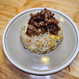 ข้าวผัดเนื้อ