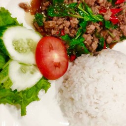 ข้าวราดกะเพราไก่