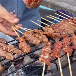 หมูปิ้ง เฮง เฮง เฮง หน้าเบ๊ญ