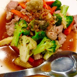 ผักบล๊อคโคลี่หมู(กับข้าว)