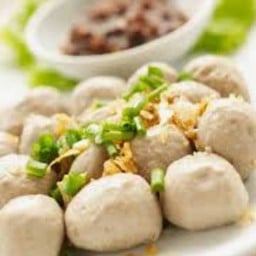 ลูกชิ้นเนื้อลวก