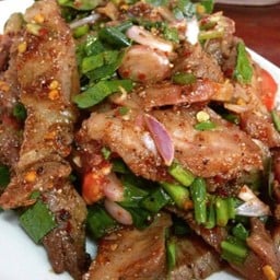 น้ำตกคอหมูย่าง