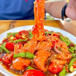 ตำแซลมอนเส้นปลาร้า