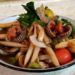 ตำไหลบัวหอยแครง หมูยอ กุ้งสด