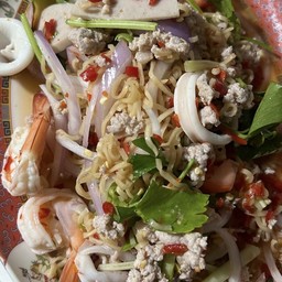 ยำมาม่ารวมมิตร