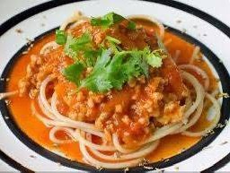 สปาเก็ตตี้ซอสมะเขือเทศไก่