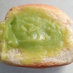 ขนมปังไส้ทะลัก ขนมปังไส้ทะลัก