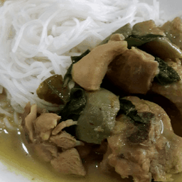 ไออุ่นขนมจีนอาหารตามสั่งไออุ่น