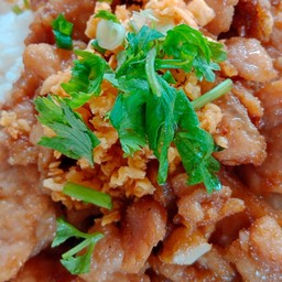 หมูทอดกระเทียม ราดข้าว