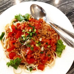 สปาเก็ตตี้ซอสมะเขือเทศหมูสับ