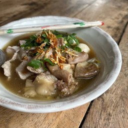 ก๋วยเตี๋ยวเนื้อตุ๋น