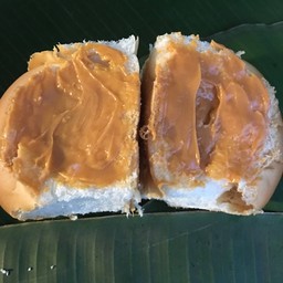 ปังนึ่งสังขยาชาไทย 2 ชิ้น