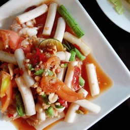 ตำไหลบัวหมูยอปลาร้า