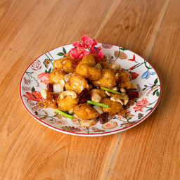 ไก่ผัดเม็ดมะม่วงหิมพานต์ Stir Fried Chicken with Casew Nuts