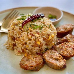 ข้าวผัดไส้อั่ว