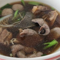 เก่าเหลาเนื้อตุ๋นเจ้าเก่าสวนผัก หอนาฬิกาศาลายา สาย5