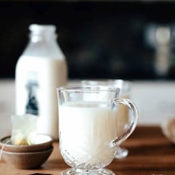 นมน้ำผึ้ง  ร้อน