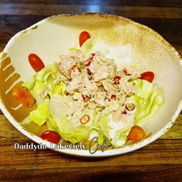 ยำสลัดทูน่าผักกาดแก้ว Spicy Tuna Salad with Iceberg Lettuce