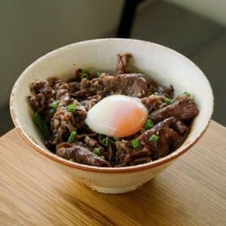 เนื้อกระเทียมไข่ออนเซ็น