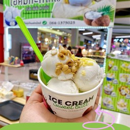 ไอติมถ้วยกลาง