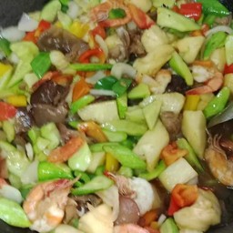 ผัดเปรี้ยวหวานกุ้ง