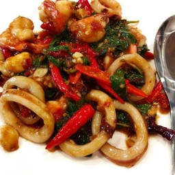 ผัดกะเพรารวมมิตร(กับข้าว)