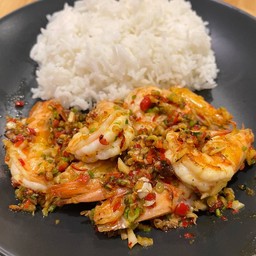 กุ้งคั่วพริกเกลือราดข้าว