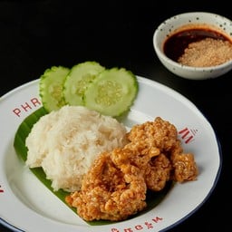 ข้าวเหนียวหมูทอด น้ำจิ้มแจ่ว