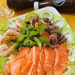 แซลม่อนหอยแครงกุ้งสด จิ้มซีฟู๊ด