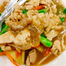 ราดหน้าไก่