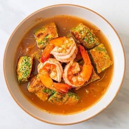 แกงส้มชะอมกุ้งสด