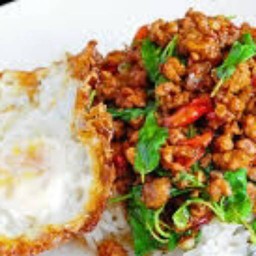 ครัวลุงนงค์ (ร้านกะเพราเป่าปากเดิม หอพักชื่นสุข) ลำปาง