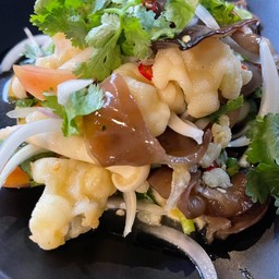 ยำเล็บมือนาง