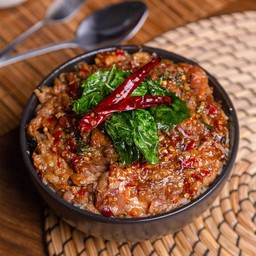 ข้าวกะเพราเนื้อออสเตรเลียพ่นไฟ
