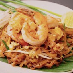 Pad Thai Noodle + Drink