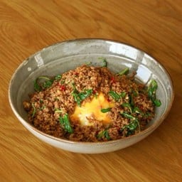 กะเพราเนื้อสับไข่ข้น