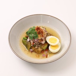 ยำมะเขือยาวหมูสับ