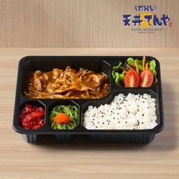 เบนโตะแกงกะหรี่หมูผัดซอสสไตล์ญี่ปุ่น